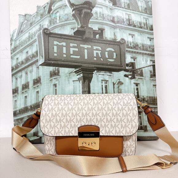 Sloan Editor Medium Signature Logo Messenger Bag | Michael  Michael Kors 35T2GS9M2B Sloan Editor Medium Signature Logo Messenger Bag